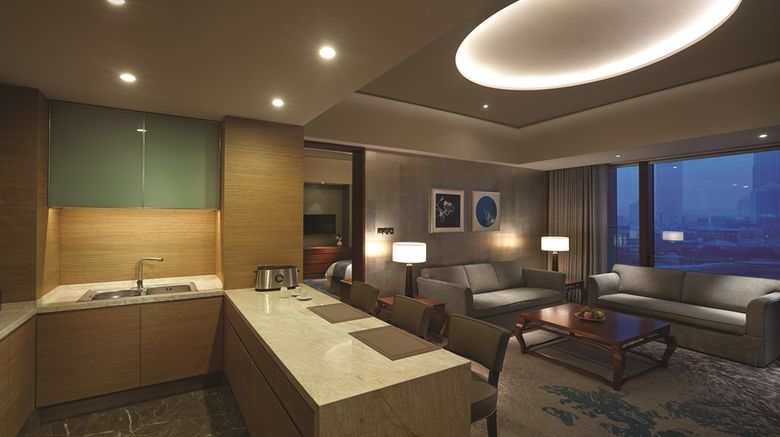 <b>Shangri-La Hotel, Tianjin Suite</b>. Images powered by <a href="https://iceportal.shijigroup.com/" title="IcePortal" target="_blank">IcePortal</a>.