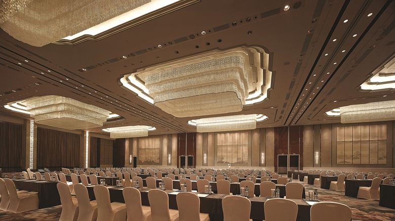 <b>Shangri-La Hotel, Tianjin Suite</b>. Images powered by <a href="https://iceportal.shijigroup.com/" title="IcePortal" target="_blank">IcePortal</a>.