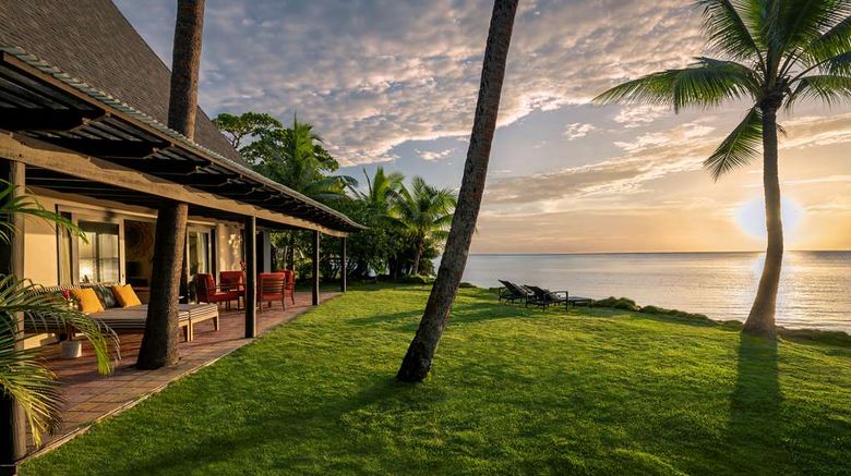 <b>Shangri-La's Fijian Resort & Spa Room</b>. Images powered by <a href="https://iceportal.shijigroup.com/" title="IcePortal" target="_blank">IcePortal</a>.
