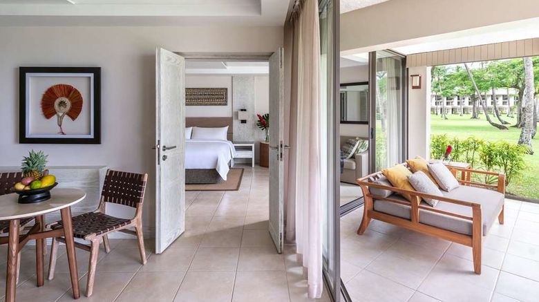 <b>Shangri-La's Fijian Resort & Spa Suite</b>. Images powered by <a href="https://iceportal.shijigroup.com/" title="IcePortal" target="_blank">IcePortal</a>.