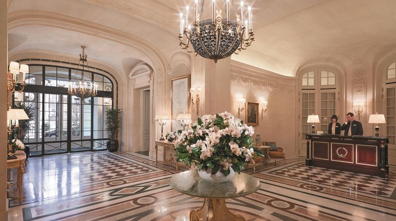 <b>Shangri-La Hotel, Paris Lobby</b>. Images powered by <a href="https://iceportal.shijigroup.com/" title="IcePortal" target="_blank">IcePortal</a>.