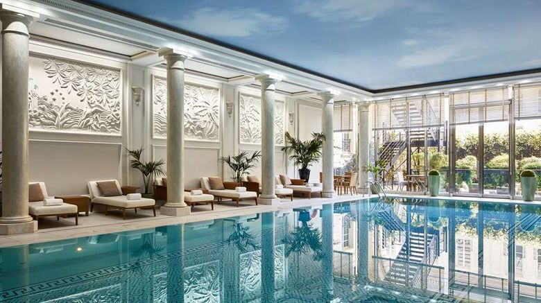 <b>Shangri-La Hotel, Paris Pool</b>. Images powered by <a href="https://iceportal.shijigroup.com/" title="IcePortal" target="_blank">IcePortal</a>.