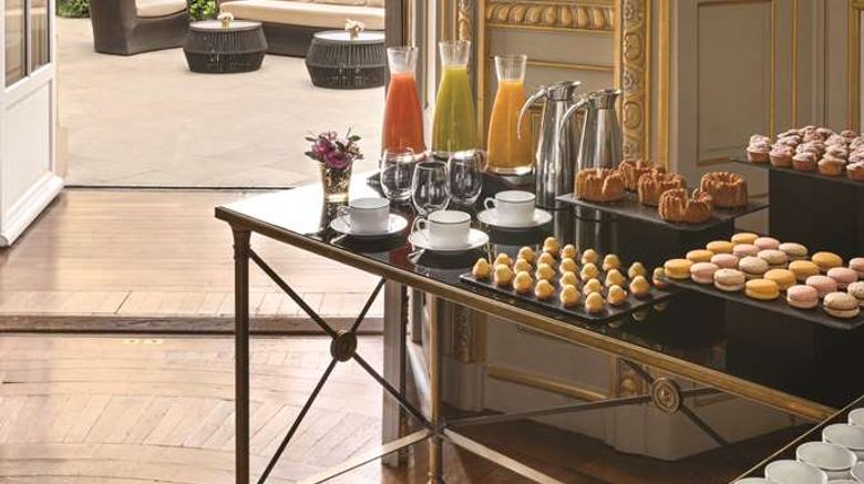 <b>Shangri-La Hotel, Paris Meeting</b>. Images powered by <a href="https://iceportal.shijigroup.com/" title="IcePortal" target="_blank">IcePortal</a>.
