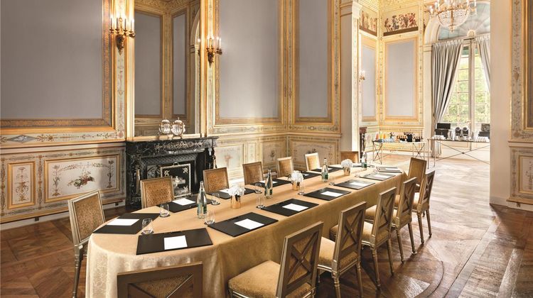 Shangri-La Hotel, Paris Meeting