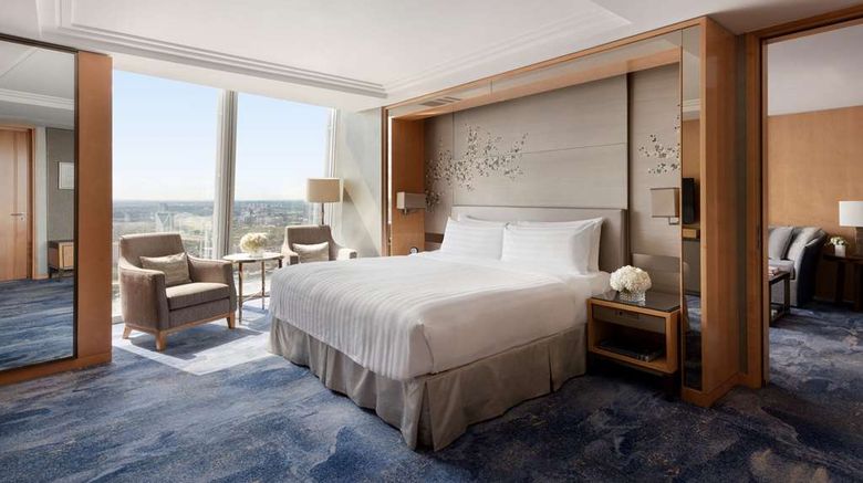 <b>Shangri-La The Shard, London Suite</b>. Images powered by <a href="https://iceportal.shijigroup.com/" title="IcePortal" target="_blank">IcePortal</a>.