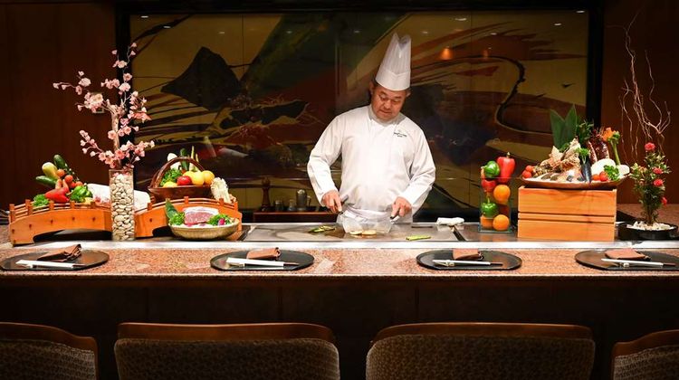 Shangri-La Hotel, Jakarta Restaurant