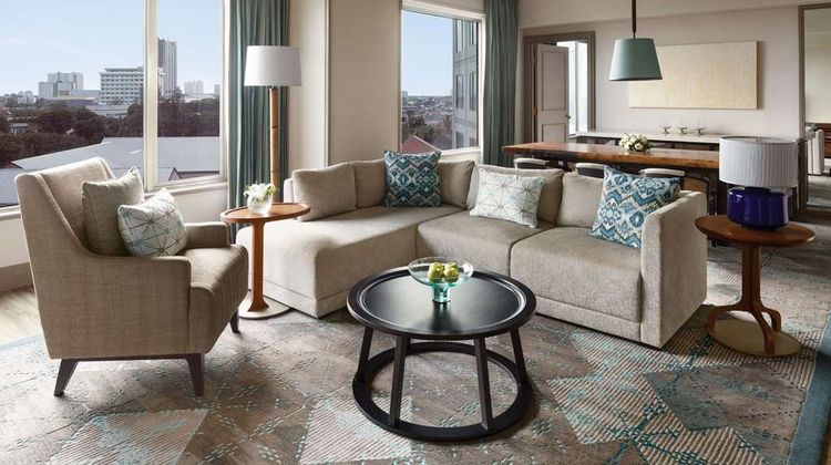 Shangri-La Hotel Surabaya Suite