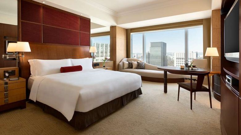 <b>Shangri-La Hotel, Tokyo Room</b>. Images powered by <a href="https://iceportal.shijigroup.com/" title="IcePortal" target="_blank">IcePortal</a>.