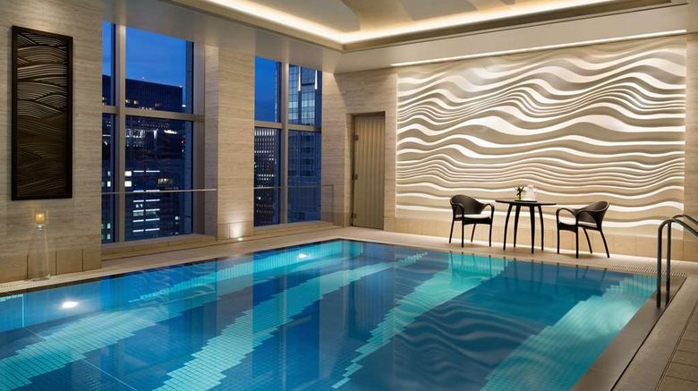 <b>Shangri-La Hotel, Tokyo Pool</b>. Images powered by <a href="https://iceportal.shijigroup.com/" title="IcePortal" target="_blank">IcePortal</a>.