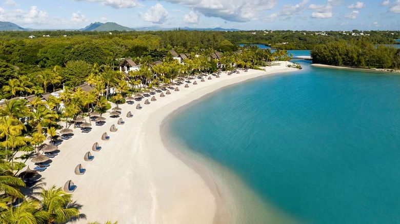 <b>Shangri-La's Le Touessrok Resort & Spa Beach</b>. Images powered by <a href="https://iceportal.shijigroup.com/" title="IcePortal" target="_blank">IcePortal</a>.