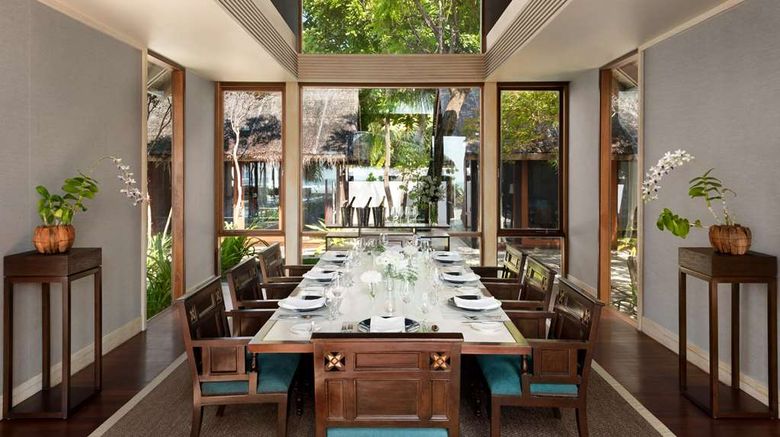 <b>Shangri-La's Villingili Resort and Spa Suite</b>. Images powered by <a href="https://iceportal.shijigroup.com/" title="IcePortal" target="_blank">IcePortal</a>.