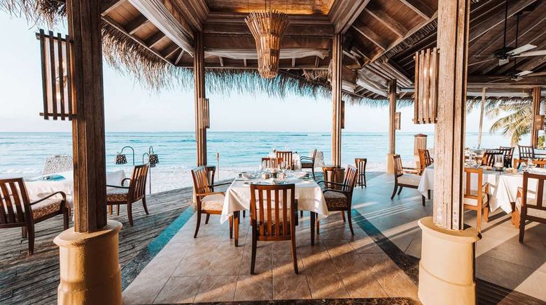 <b>Shangri-La's Villingili Resort and Spa Restaurant</b>. Images powered by <a href="https://iceportal.shijigroup.com/" title="IcePortal" target="_blank">IcePortal</a>.