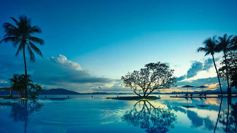 <b>Shangri-La's Tanjung Aru Resort & Spa Pool</b>. Images powered by <a href="https://iceportal.shijigroup.com/" title="IcePortal" target="_blank">IcePortal</a>.