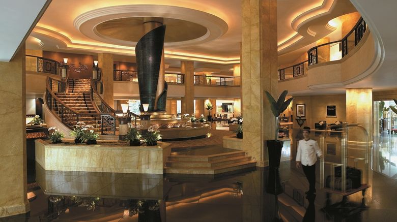 <b>Shangri-La Hotel Kuala Lumpur Lobby</b>. Images powered by <a href="https://iceportal.shijigroup.com/" title="IcePortal" target="_blank">IcePortal</a>.