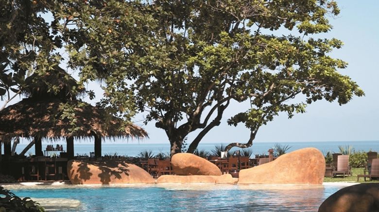 <b>Shangri-La Rasa Sayang Resort & Spa Pool</b>. Images powered by <a href="https://iceportal.shijigroup.com/" title="IcePortal" target="_blank">IcePortal</a>.