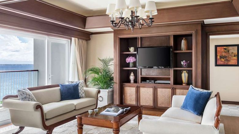 <b>Shangri-La's Mactan Island Resort Suite</b>. Images powered by <a href="https://iceportal.shijigroup.com/" title="IcePortal" target="_blank">IcePortal</a>.