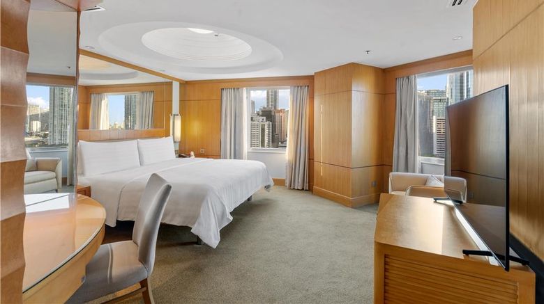 <b>Makati Shangri-La Hotel Suite</b>. Images powered by <a href="https://iceportal.shijigroup.com/" title="IcePortal" target="_blank">IcePortal</a>.