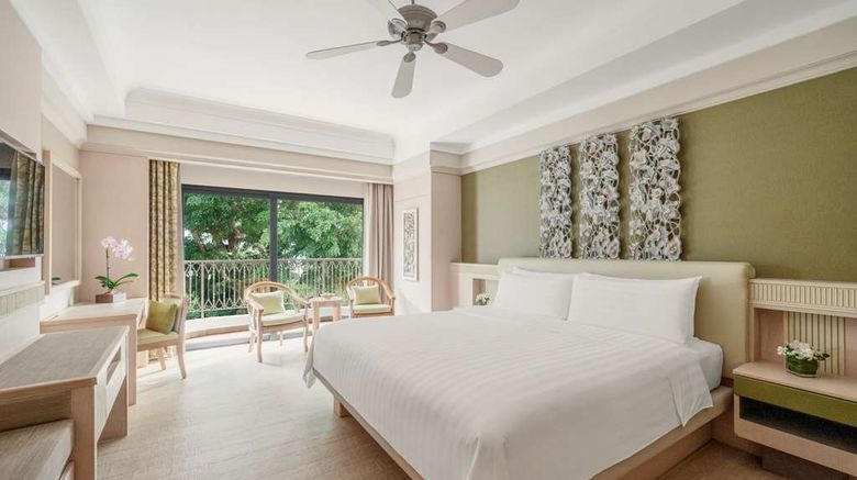 <b>Shangri-La Rasa Sentosa, Singapore Room</b>. Images powered by <a href="https://iceportal.shijigroup.com/" title="IcePortal" target="_blank">IcePortal</a>.