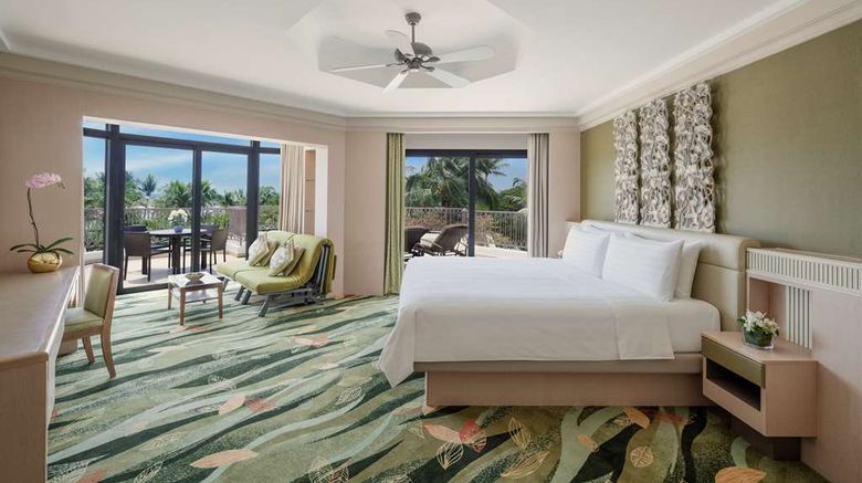 <b>Shangri-La Rasa Sentosa, Singapore Pool</b>. Images powered by <a href="https://iceportal.shijigroup.com/" title="IcePortal" target="_blank">IcePortal</a>.