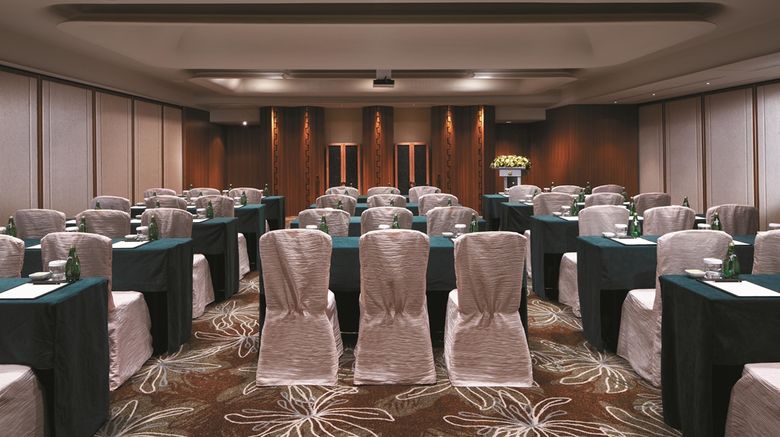 <b>Shangri-La Far Eastern Plaza Hotel Suite</b>. Images powered by <a href="https://iceportal.shijigroup.com/" title="IcePortal" target="_blank">IcePortal</a>.