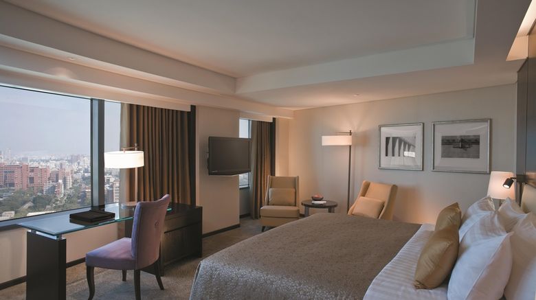 <b>Shangri-La Far Eastern Plaza Hotel Room</b>. Images powered by <a href="https://iceportal.shijigroup.com/" title="IcePortal" target="_blank">IcePortal</a>.