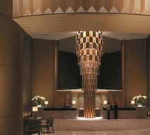 Shangri-La Far Eastern Plaza Hotel Lobby