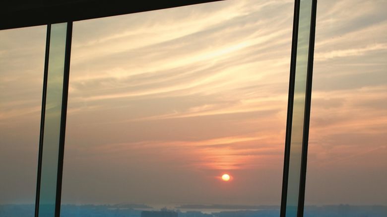 <b>Shangri-La Far Eastern Plaza Hotel Restaurant</b>. Images powered by <a href="https://iceportal.shijigroup.com/" title="IcePortal" target="_blank">IcePortal</a>.