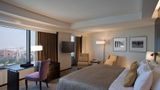 Shangri-La Far Eastern Plaza Hotel Room