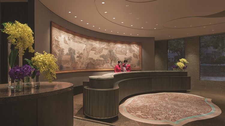 Shangri-La's Far Eastern Plaza Hotel Lobby