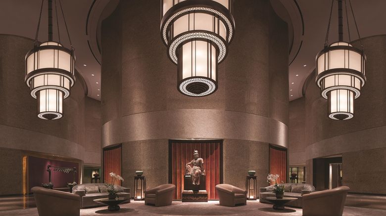 <b>Shangri-La's Far Eastern Plaza Hotel Lobby</b>. Images powered by <a href="https://iceportal.shijigroup.com/" title="IcePortal" target="_blank">IcePortal</a>.