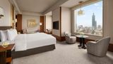 Shangri-La's Far Eastern Plaza Hotel Room