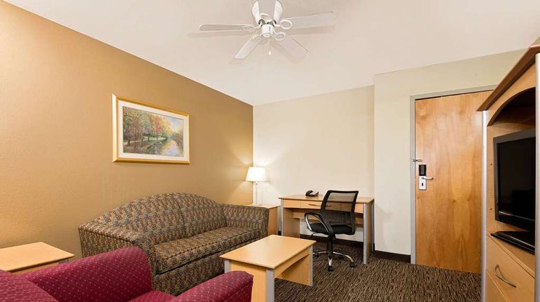 <b>Baymont Inn & Suites Lawrenceburg Room</b>. Images powered by <a href="https://iceportal.shijigroup.com/" title="IcePortal" target="_blank">IcePortal</a>.