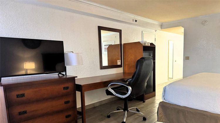 Ramada Birmingham Airport Hotel Room