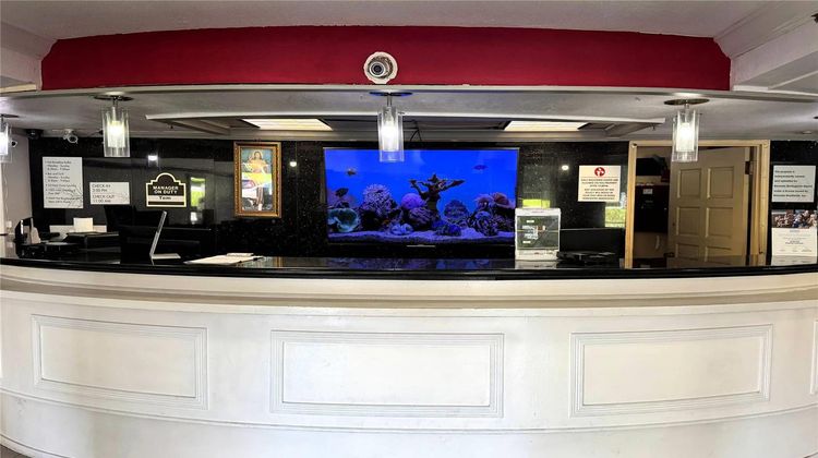 Ramada Birmingham Airport Hotel Lobby