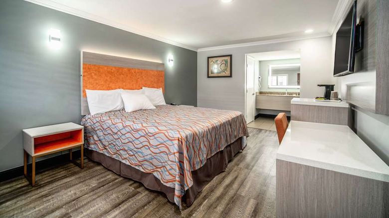 <b>Travelodge Inn & Suites Bell Room</b>. Images powered by <a href="https://iceportal.shijigroup.com/" title="IcePortal" target="_blank">IcePortal</a>.