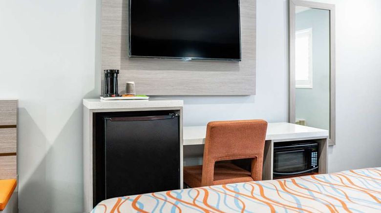 <b>Travelodge Inn & Suites Bell Room</b>. Images powered by <a href="https://iceportal.shijigroup.com/" title="IcePortal" target="_blank">IcePortal</a>.