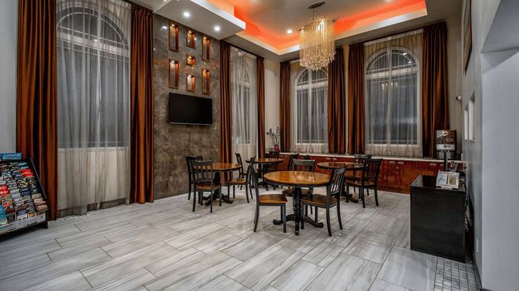 Travelodge Inn & Suites Bell Lobby