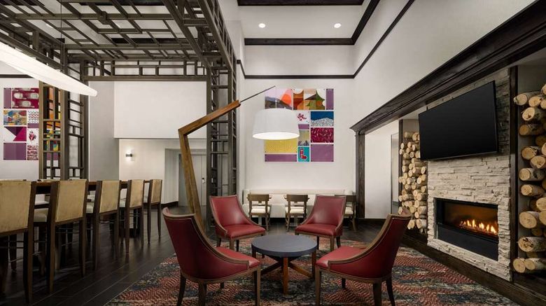 <b>Hampton Inn & Suites Napa Lobby</b>. Images powered by <a href="https://iceportal.shijigroup.com/" title="IcePortal" target="_blank">IcePortal</a>.