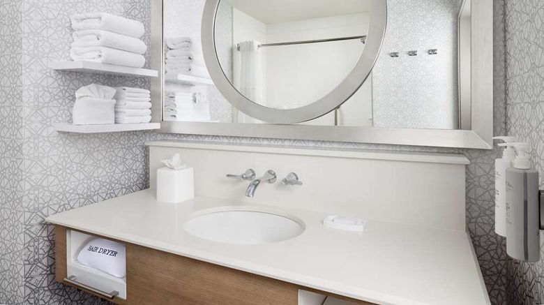 <b>Hampton Inn & Suites Napa Room</b>. Images powered by <a href="https://iceportal.shijigroup.com/" title="IcePortal" target="_blank">IcePortal</a>.