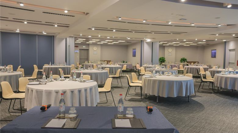 <b>DoubleTree by Hilton Yerevan City Centre Meeting</b>. Images powered by <a href="https://iceportal.shijigroup.com/" title="IcePortal" target="_blank">IcePortal</a>.