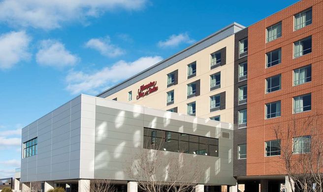 Hampton Inn & Stes Grand Rapids Downtown Exterior