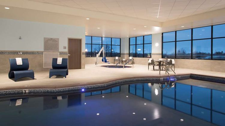 Hampton Inn & Stes Grand Rapids Downtown Pool