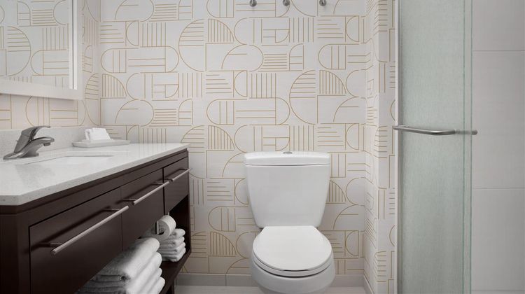 Home2 Suites by Hilton Lake City Room