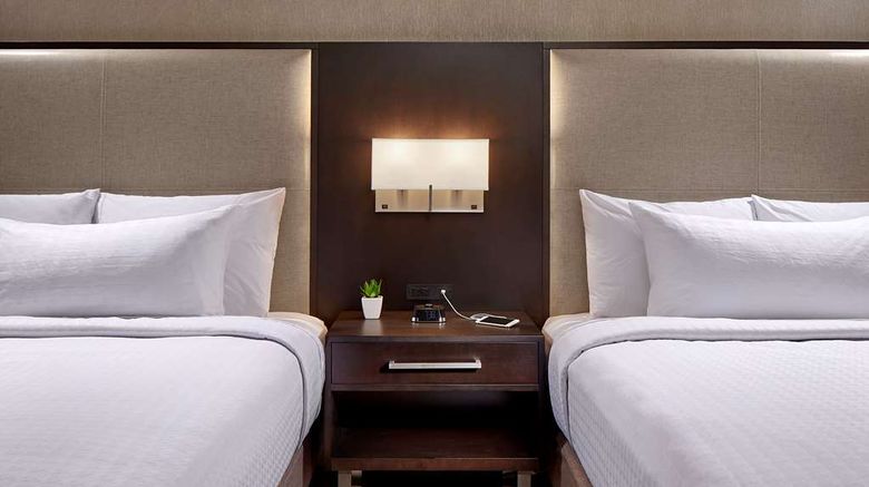 <b>Homewood Suites Hilton Downtown/Bayside Room</b>. Images powered by <a href="https://iceportal.shijigroup.com/" title="IcePortal" target="_blank">IcePortal</a>.