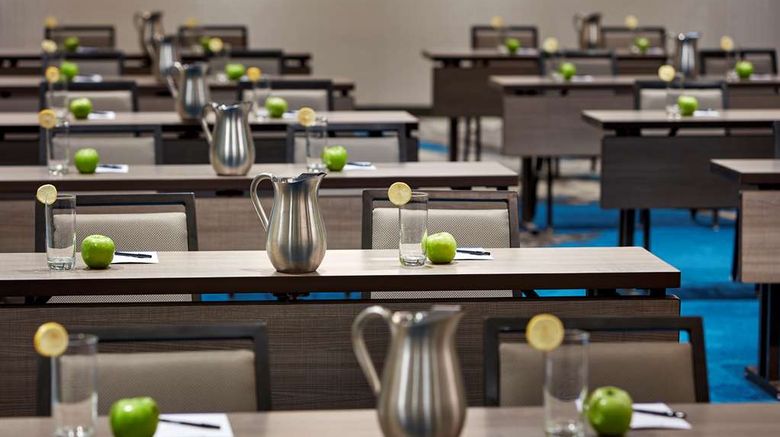 <b>Homewood Suites Hilton Downtown/Bayside Restaurant</b>. Images powered by <a href="https://iceportal.shijigroup.com/" title="IcePortal" target="_blank">IcePortal</a>.