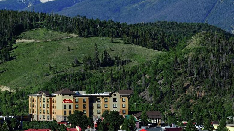 <b>Hampton Inn & Suites Silverthorne Exterior</b>. Images powered by <a href="https://iceportal.shijigroup.com/" title="IcePortal" target="_blank">IcePortal</a>.
