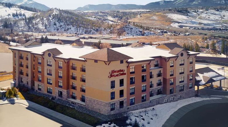 <b>Hampton Inn & Suites Silverthorne Exterior</b>. Images powered by <a href="https://iceportal.shijigroup.com/" title="IcePortal" target="_blank">IcePortal</a>.