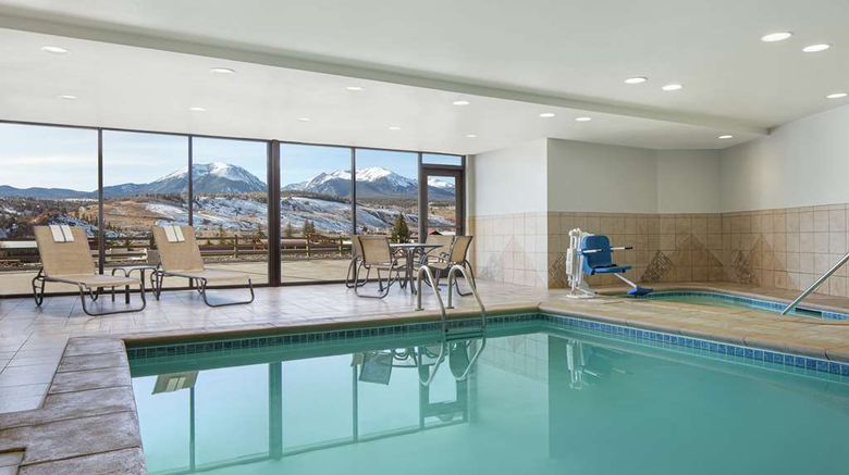 <b>Hampton Inn & Suites Silverthorne Pool</b>. Images powered by <a href="https://iceportal.shijigroup.com/" title="IcePortal" target="_blank">IcePortal</a>.