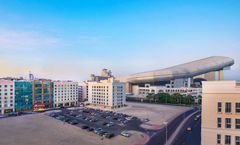 Hilton Garden Inn Dubai, Mall Avenue