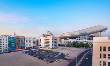 Hilton Garden Inn Dubai, Mall Avenue